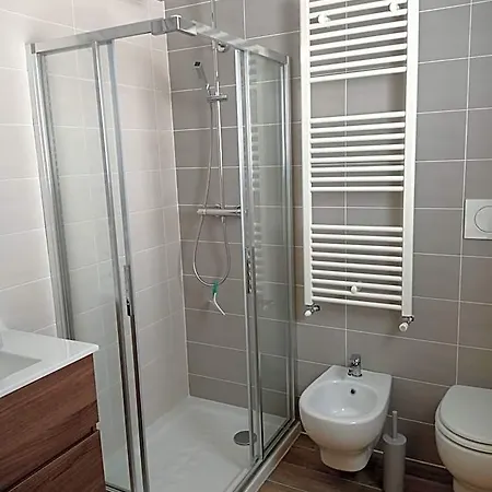 Dimora Pianelle 3*